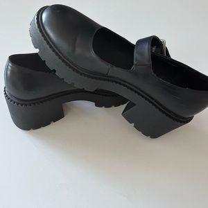 Lug-sole Mary Jane's